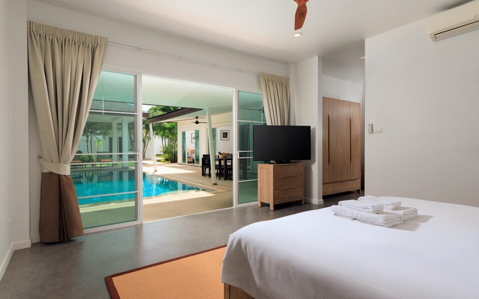 4-Bedroom Private Pool Villas : 4 bedrooms pool villa rawai